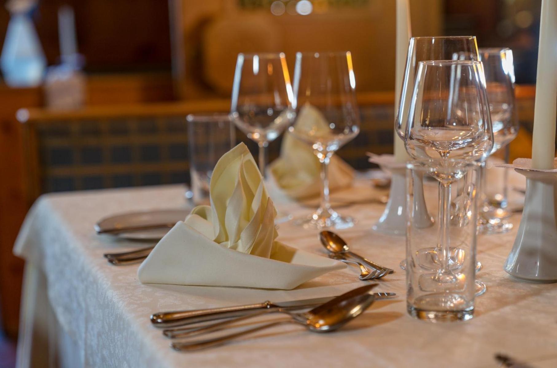 אלטנמרקט אים פונגאו Hotel Restaurant Lebzelter מראה חיצוני תמונה
